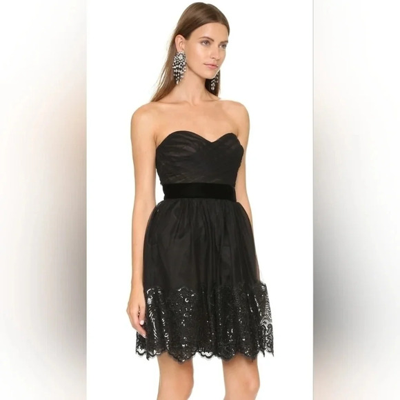 Marchesa Dresses & Skirts - Moving Sale! 💘 Marchesa Notte Strapless  Dot Tulle Cocktail Dress size 6